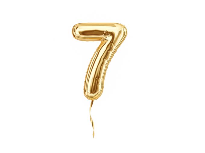 gold number 7 balloon