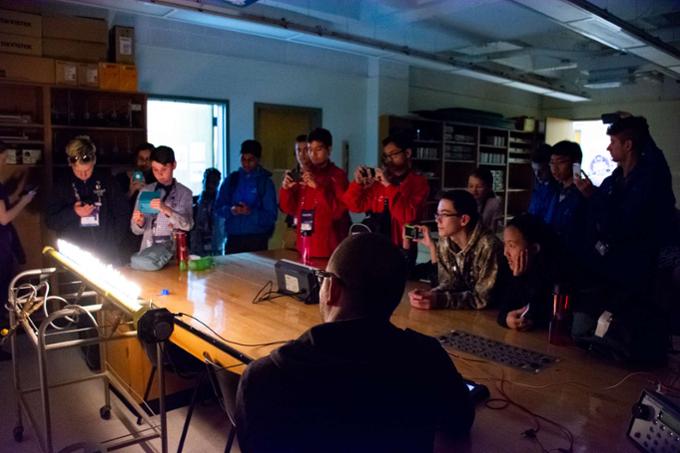 Physics light lab demonstration. 